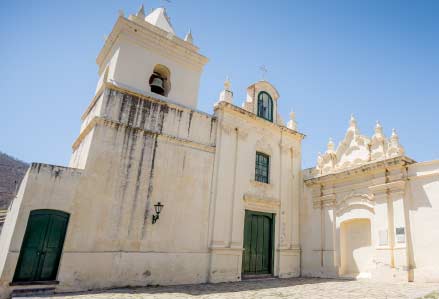 façade de l’église et couvent de san Bernardo à Salta