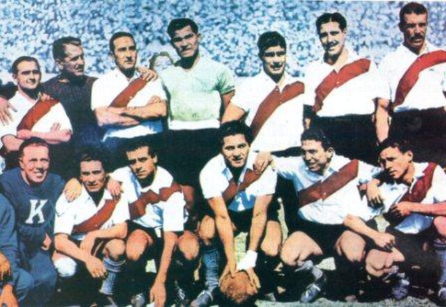effectif de football de River Plate 1944. 12 personnes.
